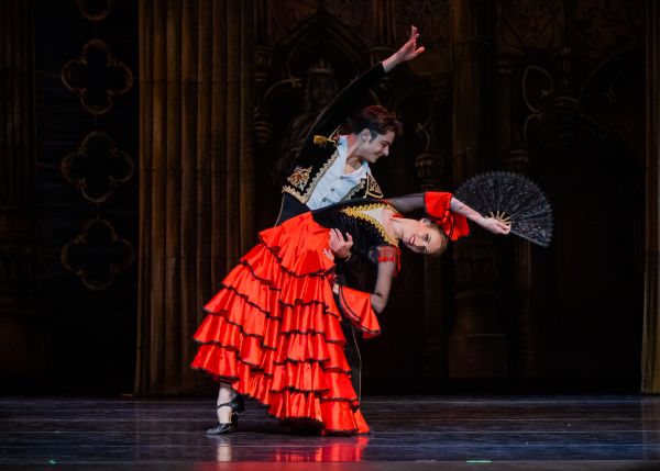 ballet dancers in red