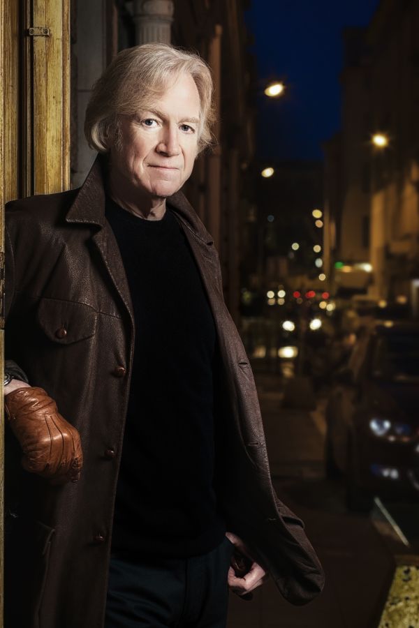 Justin Hayward in all black