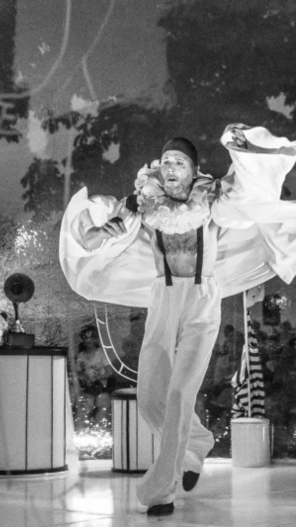 a mime in a bubble