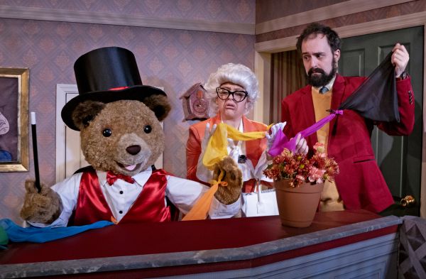 Paddington does magic